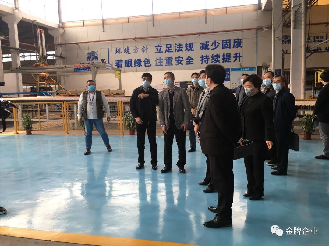 佛山市人大常委會(huì)副主任葉良一行到金牌企業(yè)開展“暖春行動(dòng)”(圖2) 佛山市人大常委會(huì)副主任葉良一行到金牌企業(yè)開展“暖春行動(dòng)”(圖2)