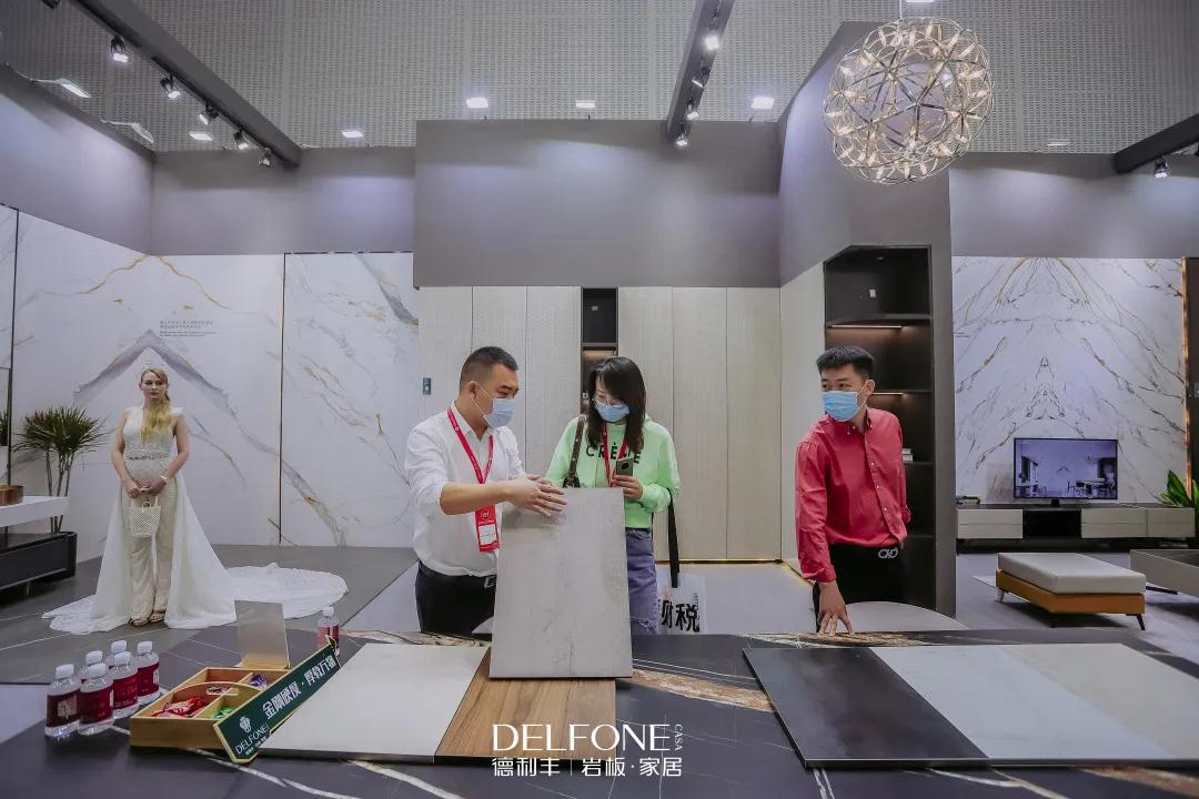 巖載定制家 | 德利豐攜新品火爆廣州家博會(huì)(圖8) 巖載定制家 | 德利豐攜新品火爆廣州家博會(huì)(圖8)
