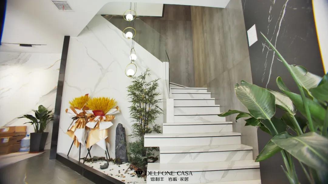 探店速遞 | 德利豐滕州巖板展館,呈現(xiàn)獨特空間美感(圖3) 探店速遞 | 德利豐滕州巖板展館,呈現(xiàn)獨特空間美感(圖3)