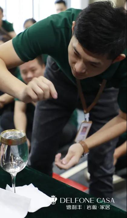 聚勢必達(dá),贏戰(zhàn)65天 | 德利豐企業(yè)年底沖刺誓師大會圓滿舉辦(圖8) 聚勢必達(dá),贏戰(zhàn)65天 | 德利豐企業(yè)年底沖刺誓師大會圓滿舉辦(圖8)