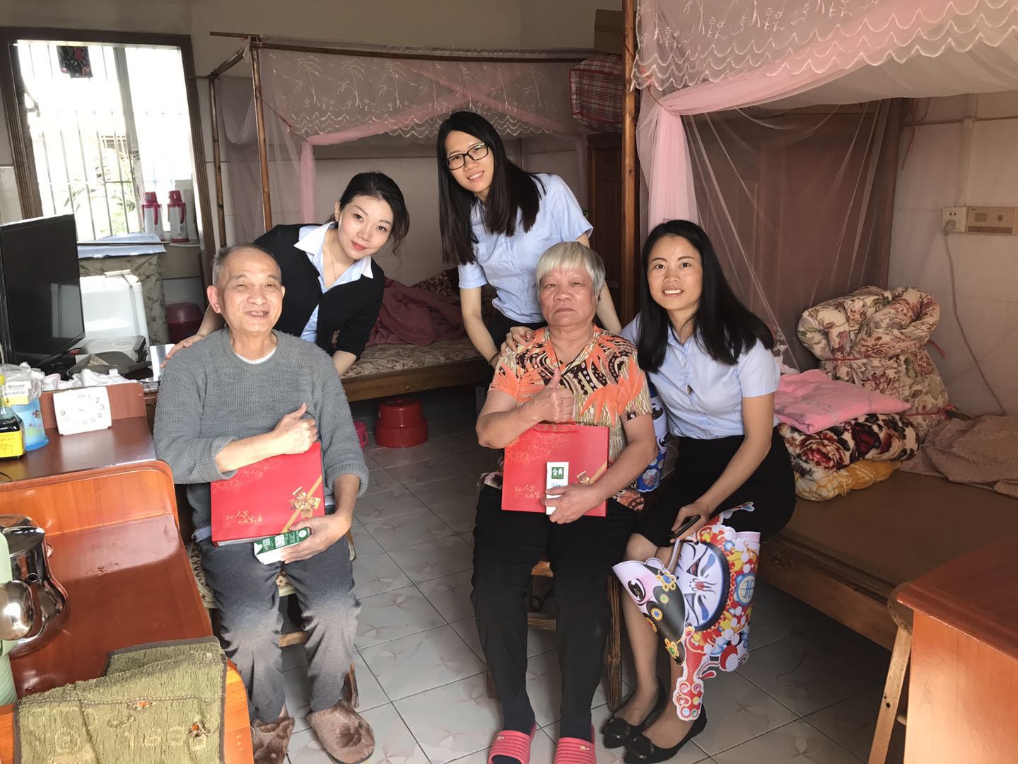 陪伴，是最長(zhǎng)情的告白——德利豐家居愛心公益(圖8)