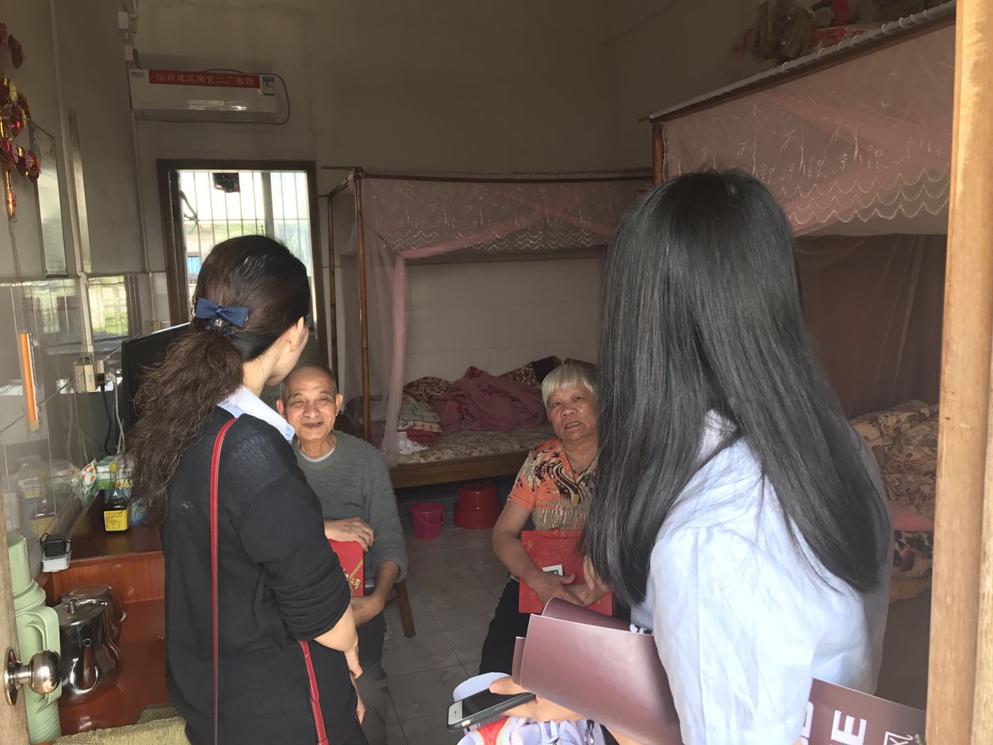 陪伴，是最長(zhǎng)情的告白——德利豐家居愛心公益(圖9)