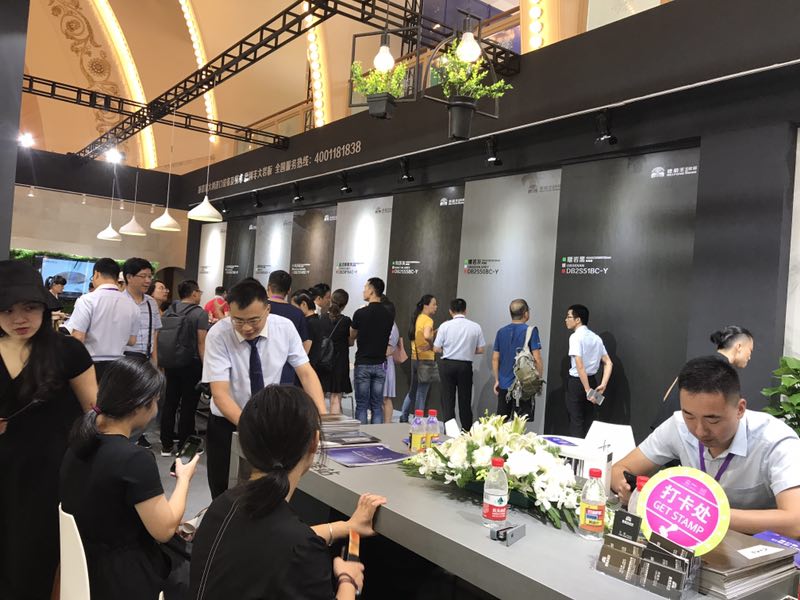 引領行業大風尚—德利豐家居霸氣亮相上海設計(圖4) 引領行業大風尚—德利豐家居霸氣亮相上海設計(圖4)