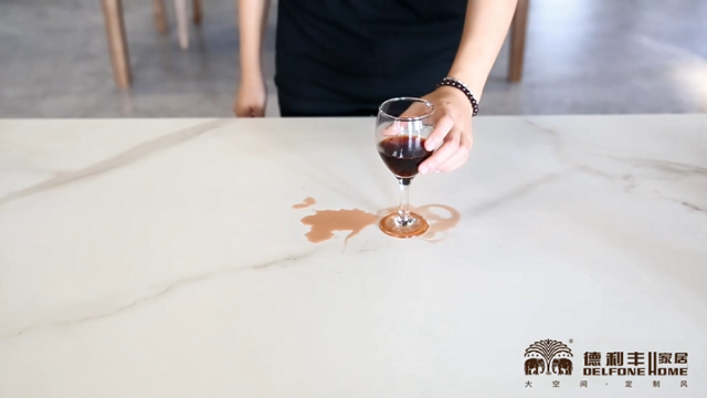 絕對(duì)干貨!德利豐大巖板櫥柜臺(tái)面清潔視頻(圖2) 絕對(duì)干貨!德利豐大巖板櫥柜臺(tái)面清潔視頻(圖2)