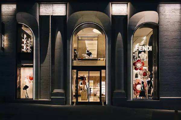 德利豐大巖板助力綠城集團打造“藝術館式”售(圖2) 德利豐大巖板助力綠城集團打造“藝術館式”售(圖2)