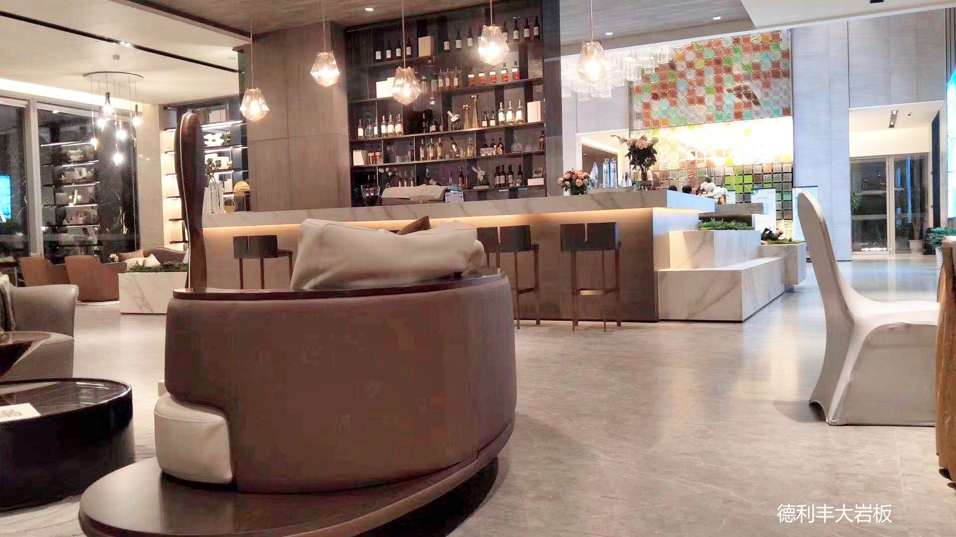 德利豐大巖板助力綠城集團打造“藝術館式”售(圖4) 德利豐大巖板助力綠城集團打造“藝術館式”售(圖4)