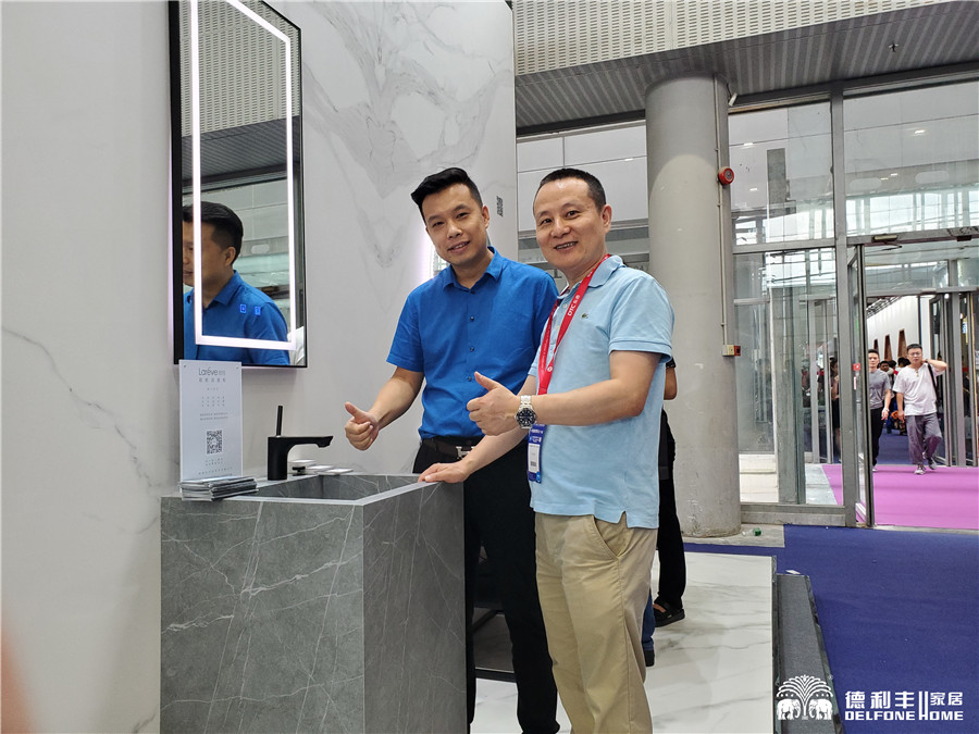 熱度持續飆升！行業協會領導對德利豐大巖板贊(圖5)