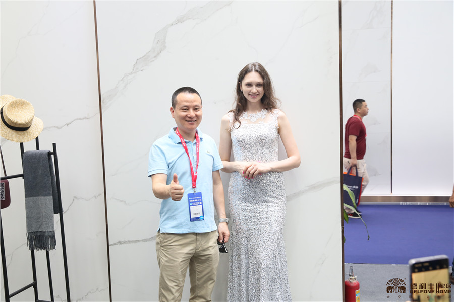 熱度持續飆升!行業協會領導對德利豐大巖板贊(圖6) 熱度持續飆升!行業協會領導對德利豐大巖板贊(圖6)