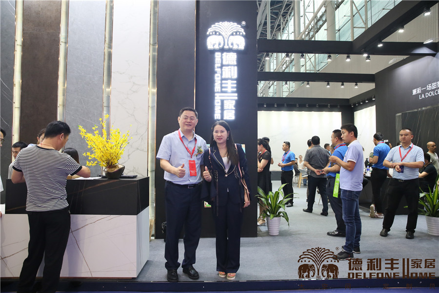 熱度持續飆升!行業協會領導對德利豐大巖板贊(圖8) 熱度持續飆升!行業協會領導對德利豐大巖板贊(圖8)