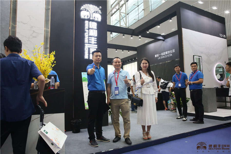 熱度持續飆升!行業協會領導對德利豐大巖板贊(圖4) 熱度持續飆升!行業協會領導對德利豐大巖板贊(圖4)