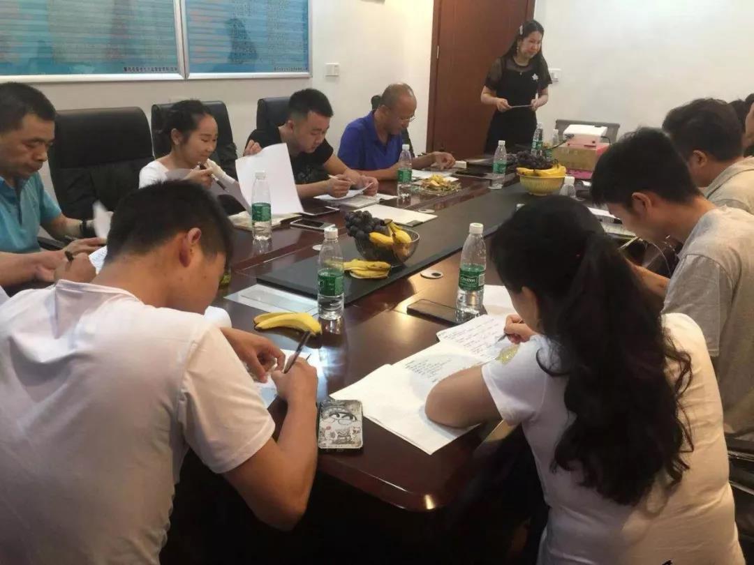 只做將軍不做兵!德利豐家居紅安縣終端實戰(zhàn)特(圖3) 只做將軍不做兵!德利豐家居紅安縣終端實戰(zhàn)特(圖3)