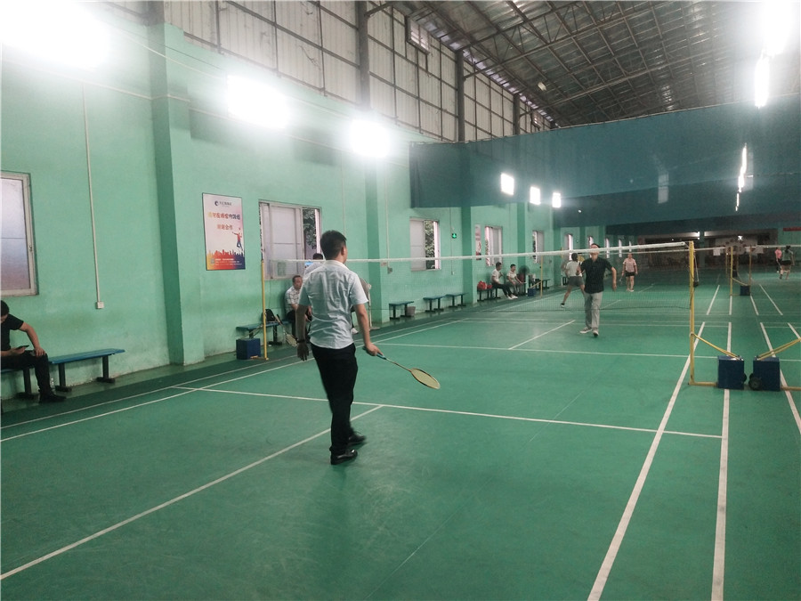 羽你同樂，誰與爭鋒——德利豐家居羽毛球友誼(圖3)