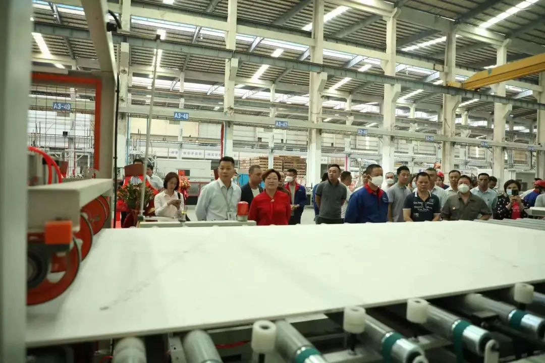 智造再升級 | 德利豐巖板超強復合材料裝備線剪彩儀式隆重舉行(圖6) 圖片